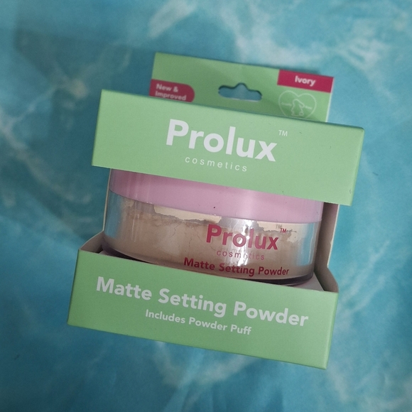Prolux Matte Setting Powder - Picture 1 of 3